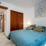 Апартаменты Buganvilla Apartment, 95m2, 3 Bedrooms, Terrace, 300m To Locos Торевьиа