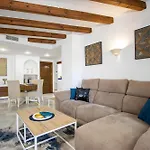 Апартаменты Buganvilla Apartment, 95m2, 3 Bedrooms, Terrace, 300m To Locos