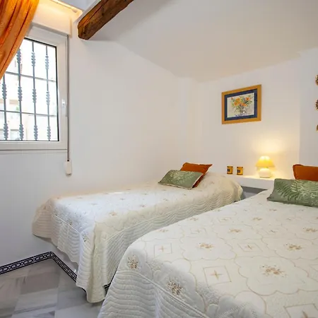 Buganvilla Apartment, 95m2, 3 Bedrooms, Terrace, 300m To Locos *