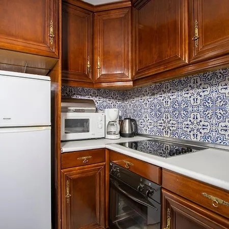 Buganvilla Apartment, 95m2, 3 Bedrooms, Terrace, 300m To Locos
