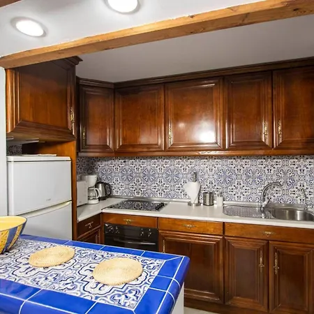 Buganvilla Apartment, 95m2, 3 Bedrooms, Terrace, 300m To Locos