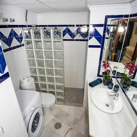 Buganvilla Apartment, 95m2, 3 Bedrooms, Terrace, 300m To Locos 公寓 *