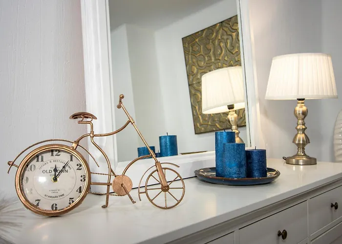 Buganvilla Apartment, 95m2, 3 Bedrooms, Terrace, 300m To Locos *