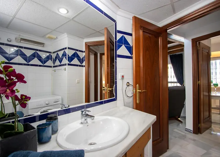 Appartement Buganvilla Apartment, 95m2, 3 Bedrooms, Terrace, 300m To Locos