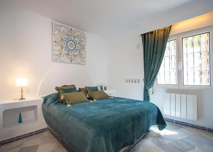 Buganvilla Apartment, 95m2, 3 Bedrooms, Terrace, 300m To Locos Appartement *
