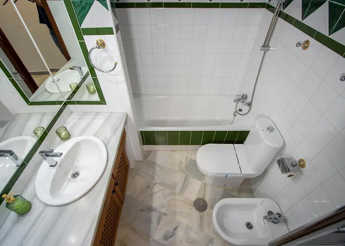 Buganvilla Apartment, 95m2, 3 Bedrooms, Terrace, 300m To Locos Appartement