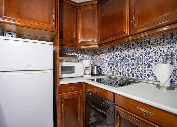 Buganvilla Apartment, 95m2, 3 Bedrooms, Terrace, 300m To Locos