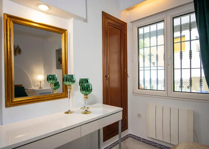 Buganvilla Apartment, 95m2, 3 Bedrooms, Terrace, 300m To Locos Appartement Torrevieja