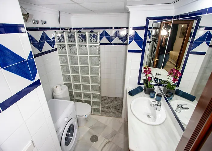 Buganvilla Apartment, 95m2, 3 Bedrooms, Terrace, 300m To Locos Appartement *