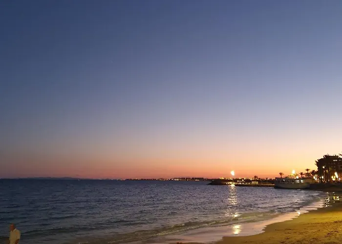 Buganvilla Apartment, 95m2, 3 Bedrooms, Terrace, 300m To Locos Appartement