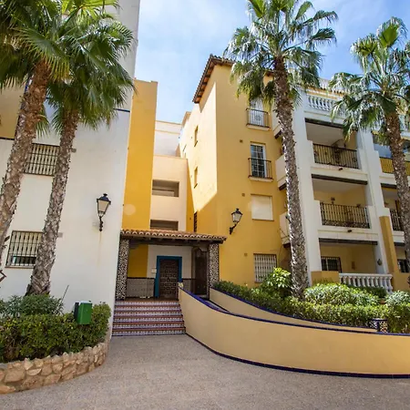 Buganvilla Apartment, 95m2, 3 Bedrooms, Terrace, 300m To Locos 公寓